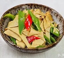 Bell Pepper and Tofu Skin Stir-Fry