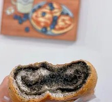 Black Sesame Bagel