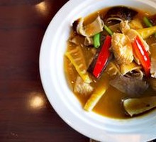 Bamboo Shoots, Hedgehog Mushrooms Braised with Pig's Stomach