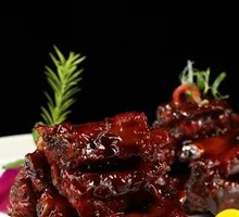 Plum-Flavored Pork Ribs