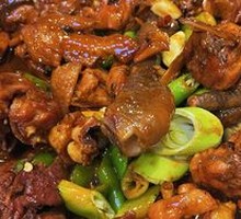 Yimeng Mountain Special Stir-Fried Chicken