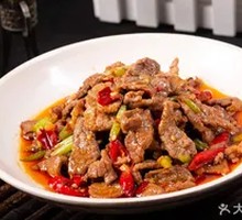 Stir-Fried Beef with Yellow Onion