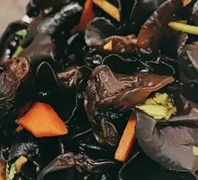 Cold-mixed black fungus
