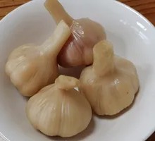 Sweet Pickled Garlic