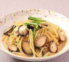 Braised Abalone with Potato Strips