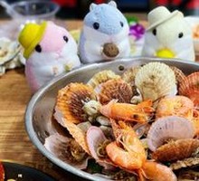 Steamed Seafood in Large Pot