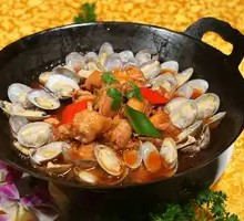 Clam Chicken in Iron Pot