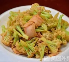Stir-Fried Organic Cauliflower with Meat