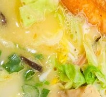 Crossing-the-bridge Rice Noodles