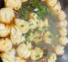Flower-shaped steamed bun