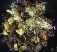 Stewed Pork Ribs in Iron Pot