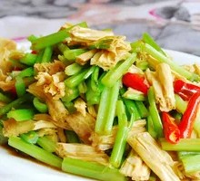 Bell Pepper and Tofu Skin Stir-Fry