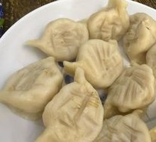 Fresh Pork and Sauerkraut Steamed Dumplings