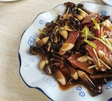Stir-fried Chicken Mushroom with Preserved Pork