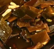 Vinegar-Marinated Kelp Root