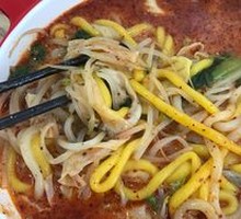 Beef Tendon Noodles with Yellow Noodles