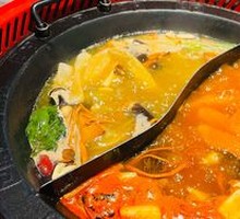 Spicy Sour Pork Trotter Pot