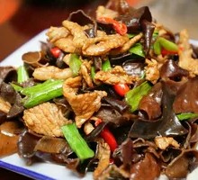 Stir-fried Pork with Wood Ear Mushrooms