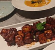Black Pepper Beef Cubes with Sweet Potato and King Oyster Mushroom