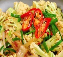 Spicy Stir-Fried Organic Cauliflower