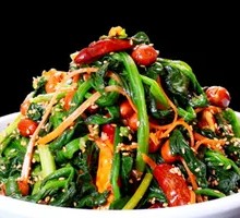 果仁拌菠菜