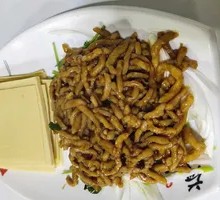 Beijing-style Shredded Pork in Soy Sauce
