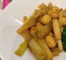 Scallion-braised Pig's Trotter Tendons with Quail Eggs