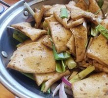 Spicy Pot-Braised Tofu with Leaves