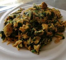 Stir-fried eggs with chives
