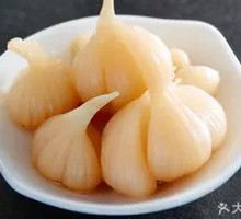 Sweet Pickled Garlic