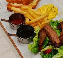 Croissant Steak Meal