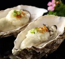 Steamed Large Miyang Oysters with Garlic