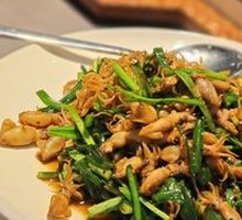 Chives and Sea Cucumber Stir-fry