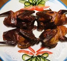 吊炉脆皮乳鸽