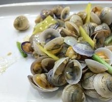 Scallion Stir-fried Oysters