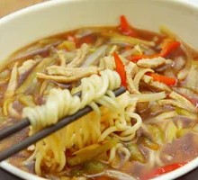 Pickled Vegetable and Pork Noodles
