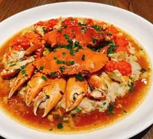 Steamed Crab with Wine-Infused Meat Pies