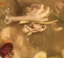 Benchicken Pot
