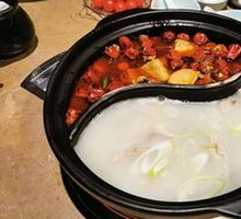 Spicy Pig's Stomach and Chicken Hot Pot