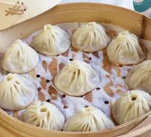 现蒸小笼包