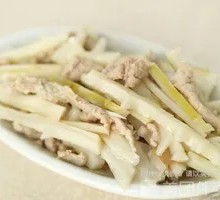 Braised Pork with Bamboo Shoots and Shredded Meat