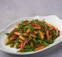 Green Pepper Stir-fried Tofu Cubes