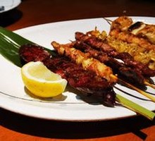 烤鸡肉串拼盘