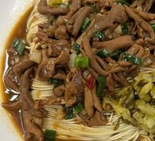 Sauce-Braised Chicken Offal Noodles