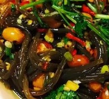 Cold-mixed fern root noodles