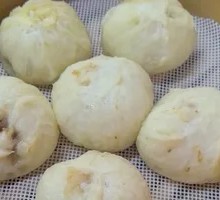Two Baskets of Buns