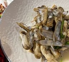 Spicy Stir-Fried Clams