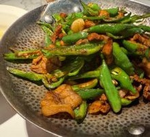 Thin Pancake Stir-Fried Pork with Chili