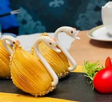 Swan Durian Pastry
