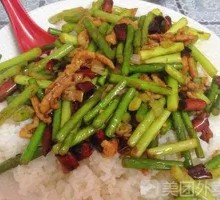 Stir-fried Garlic Shoots with Pork over Rice